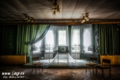 abandoned-urbex-hotel-europe-germany-tv