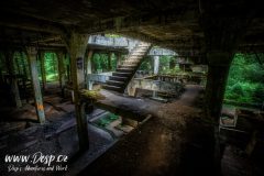 sauersack-urbex-cinovy-dul-opusteny-schodiste