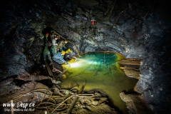 underground-expedition-with-friends