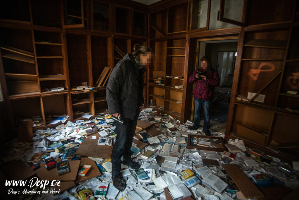 adolf-hitler-abandoned-hospital-urbex-23