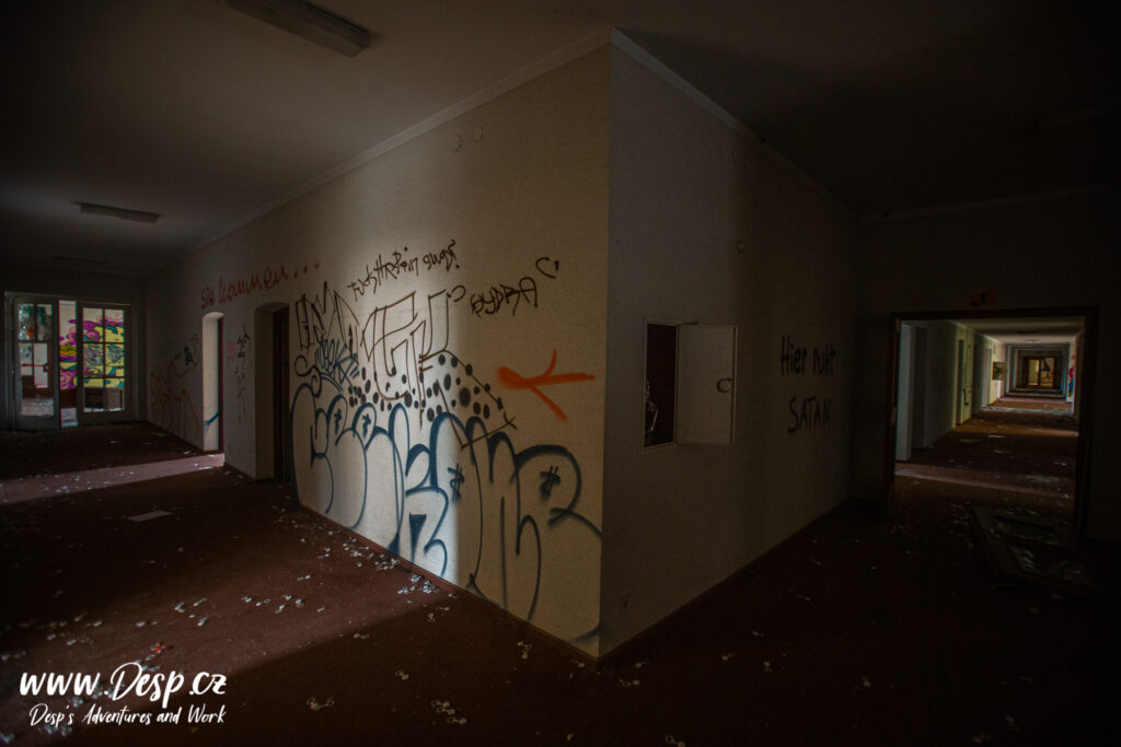 adolf-hitler-abandoned-hospital-urbex-7