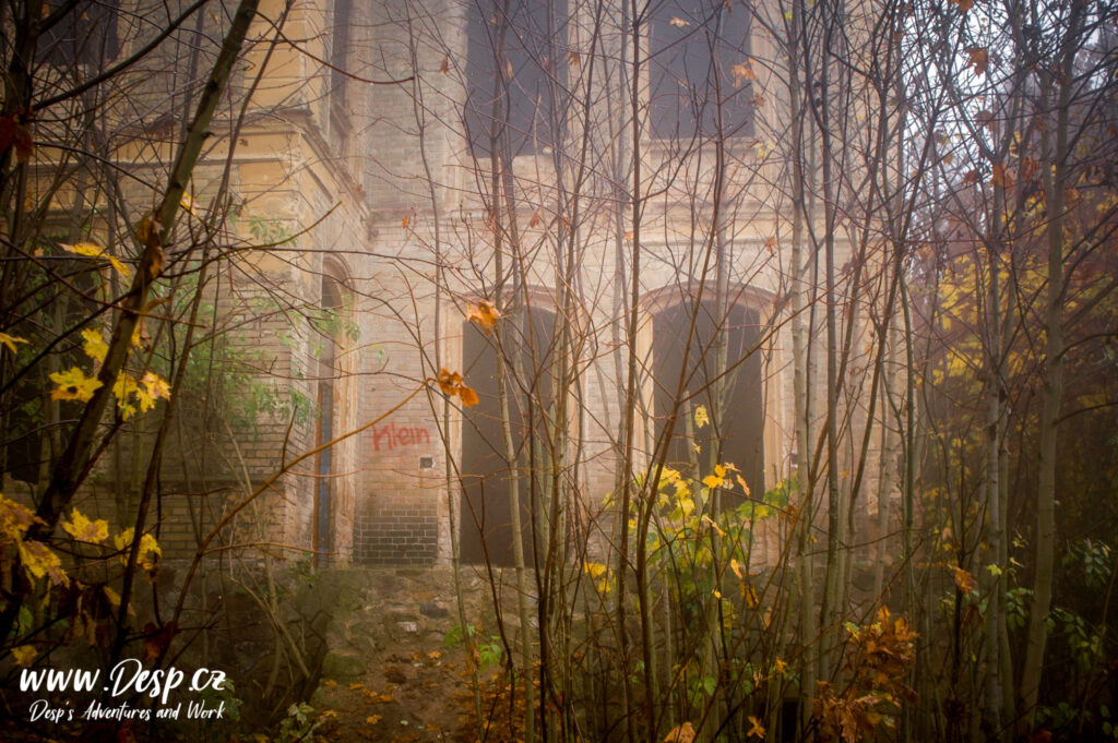 opustena-vila-pfaffenohof-litomerice-urbex-v-mlze-rok-2012-12