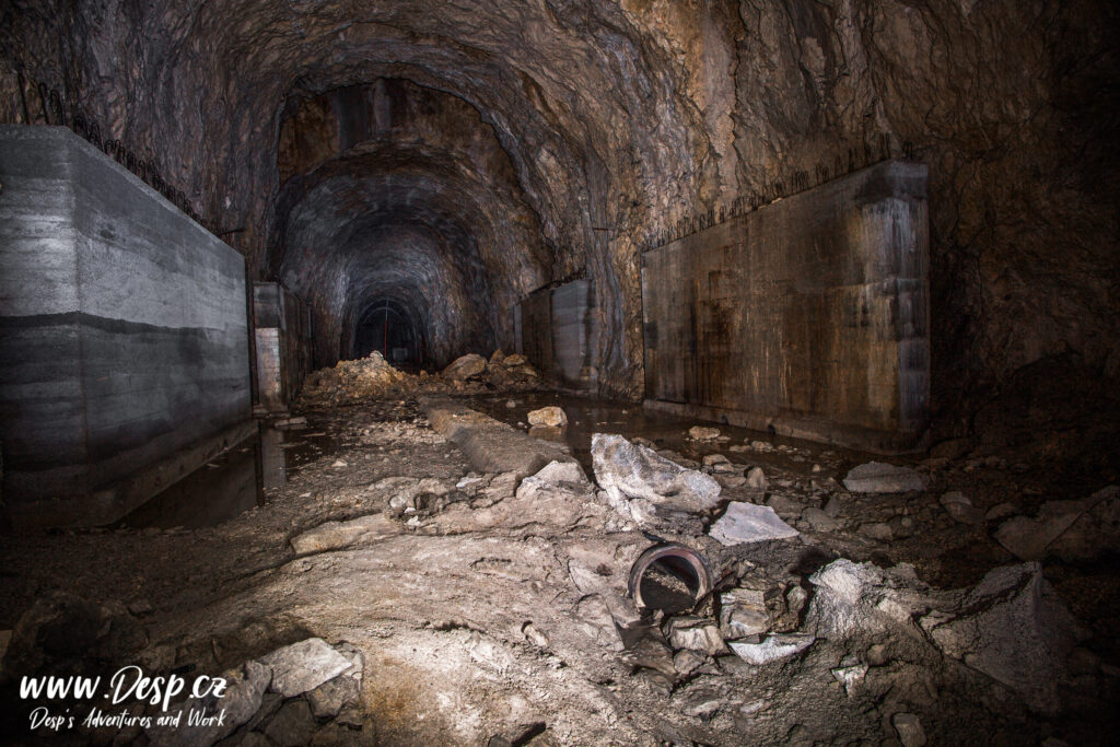 u-verlagerung-zement-underground-urbex-abandoned-factory-pipe-2