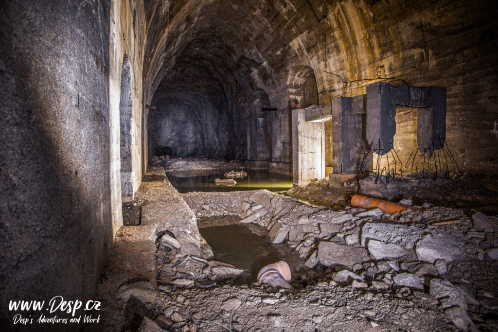 u-verlagerung-zement-underground-urbex-abandoned-factory-concerte-torso-two